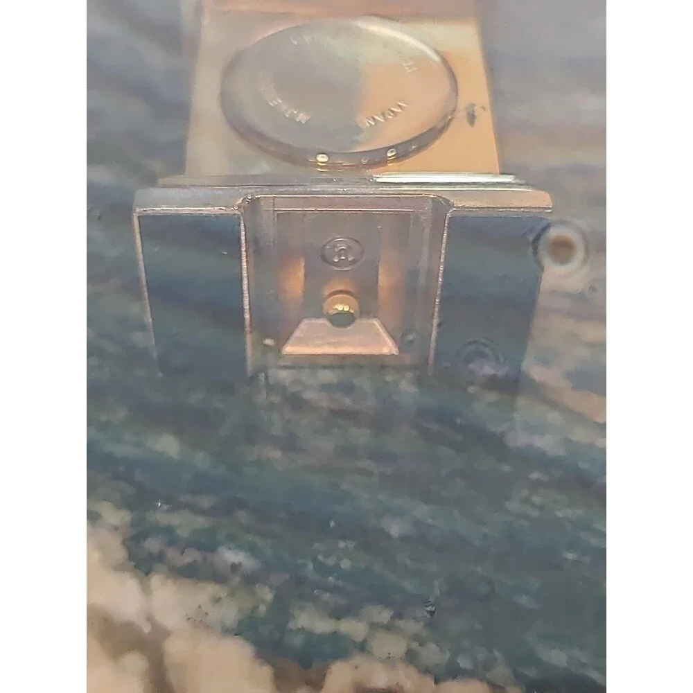 Mini Sunbeam Mantle Clock needs batteries